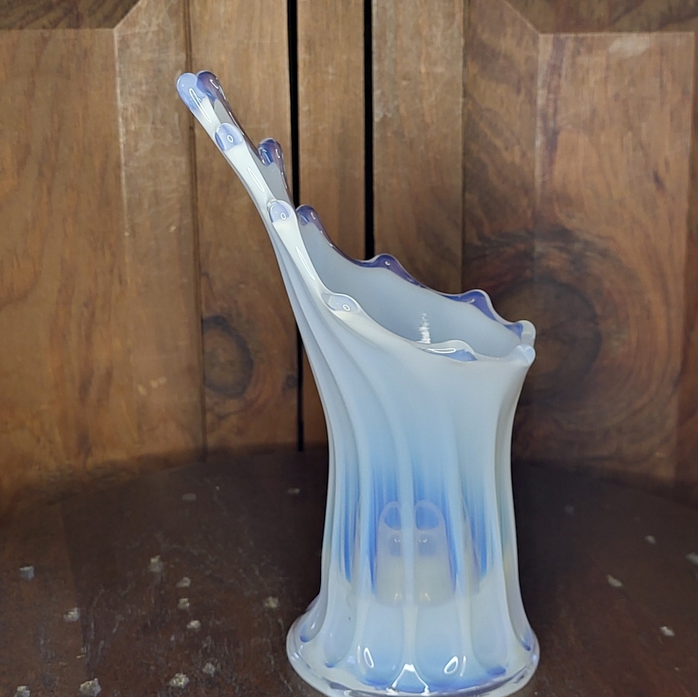 Fostoria "Heirloom" opalescent glass candleholder - Picture 12 of 17